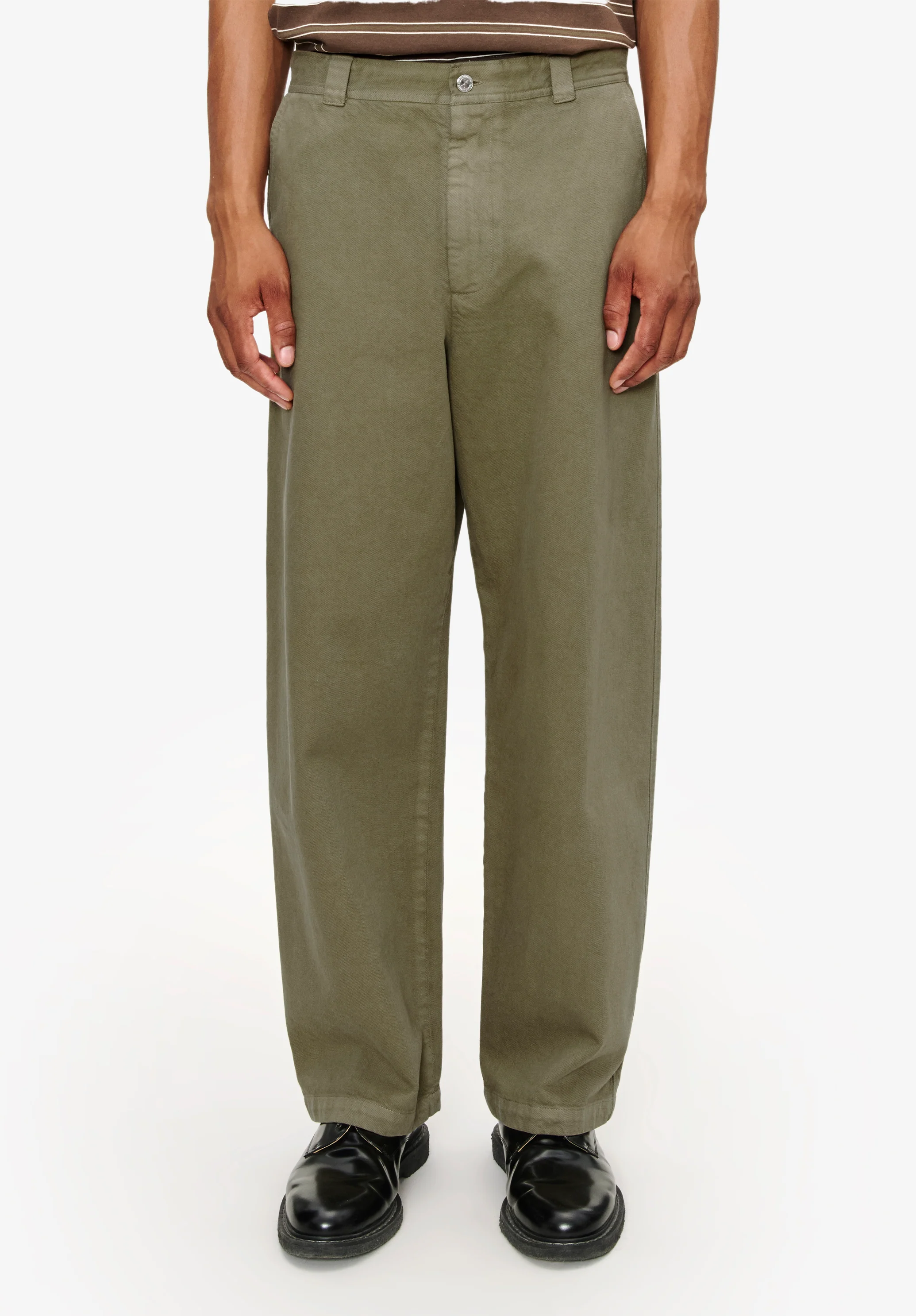 Dan Chinos - Image 4